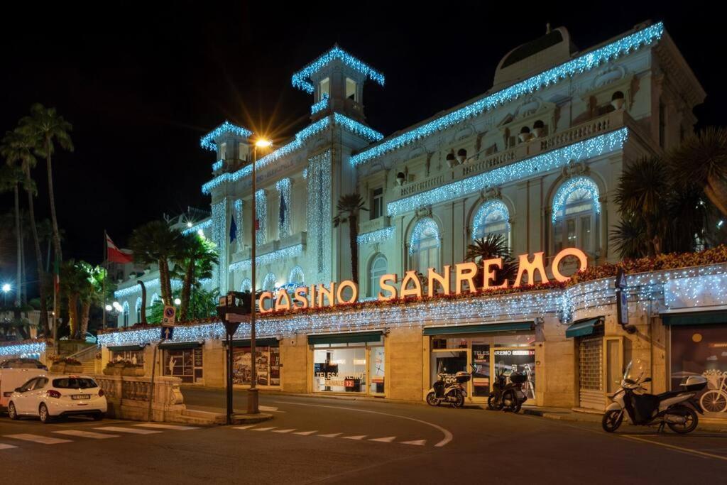 Teatro Ariston, Elegante Appartamento Centrale Sanremo Luaran gambar